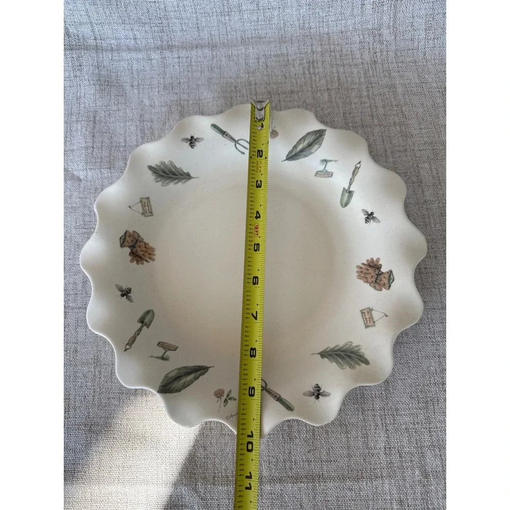 Pfaltzgraff Naturewood Fluted Serving Bowl Garden Tools Bees Scalloped Thailand